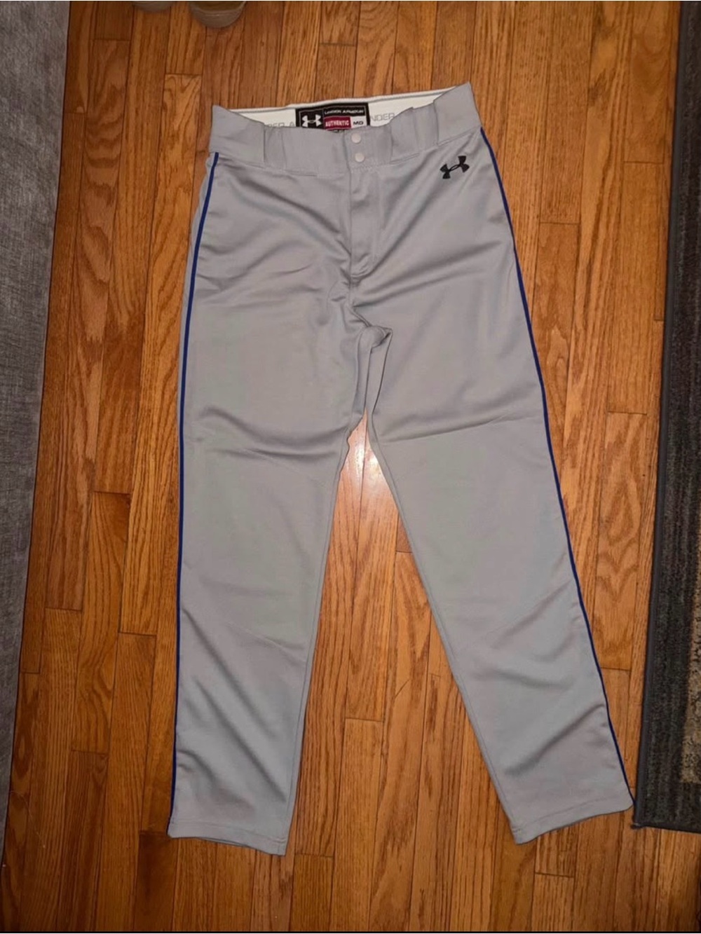 Under Armour Men’s Light Gray Joggers with Blue Side Piping